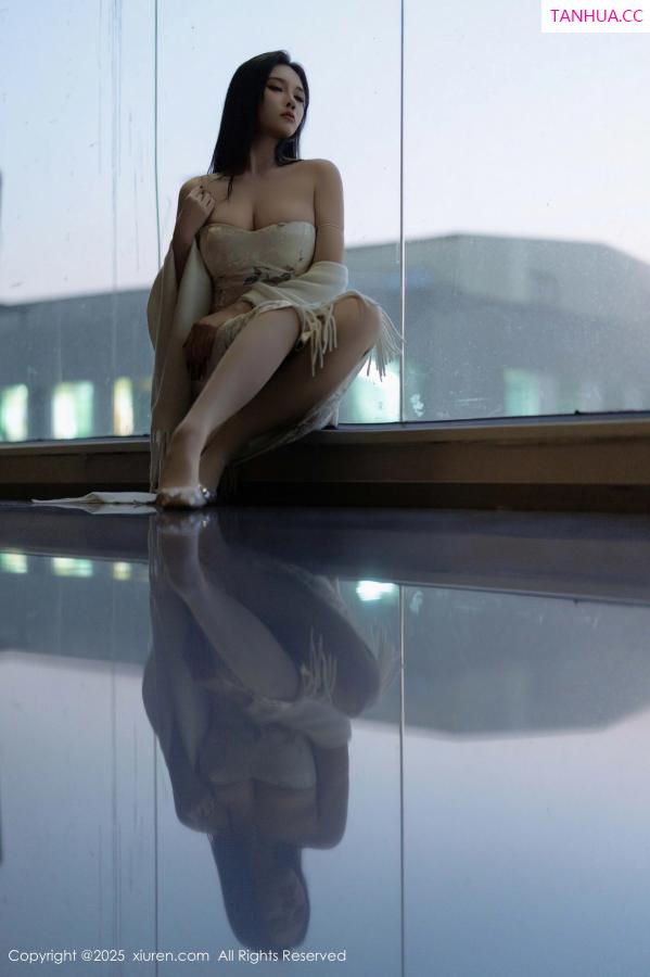 小娜比  [XiuRen]高清写真图 2025.02.18 No.9899 娜比 丝袜美腿第43张图片